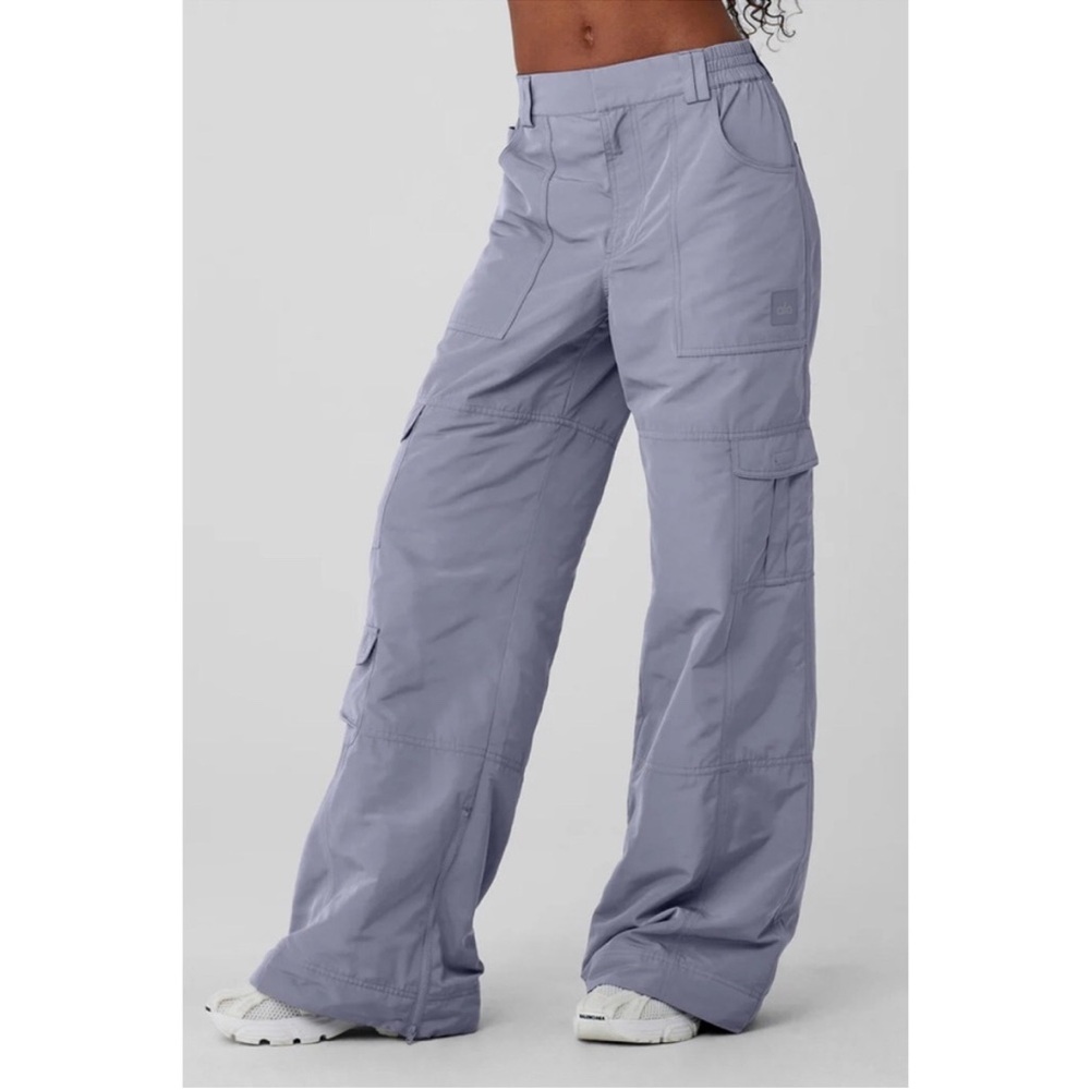 Alo yoga high waist ski-moto puffer pant - color fog M